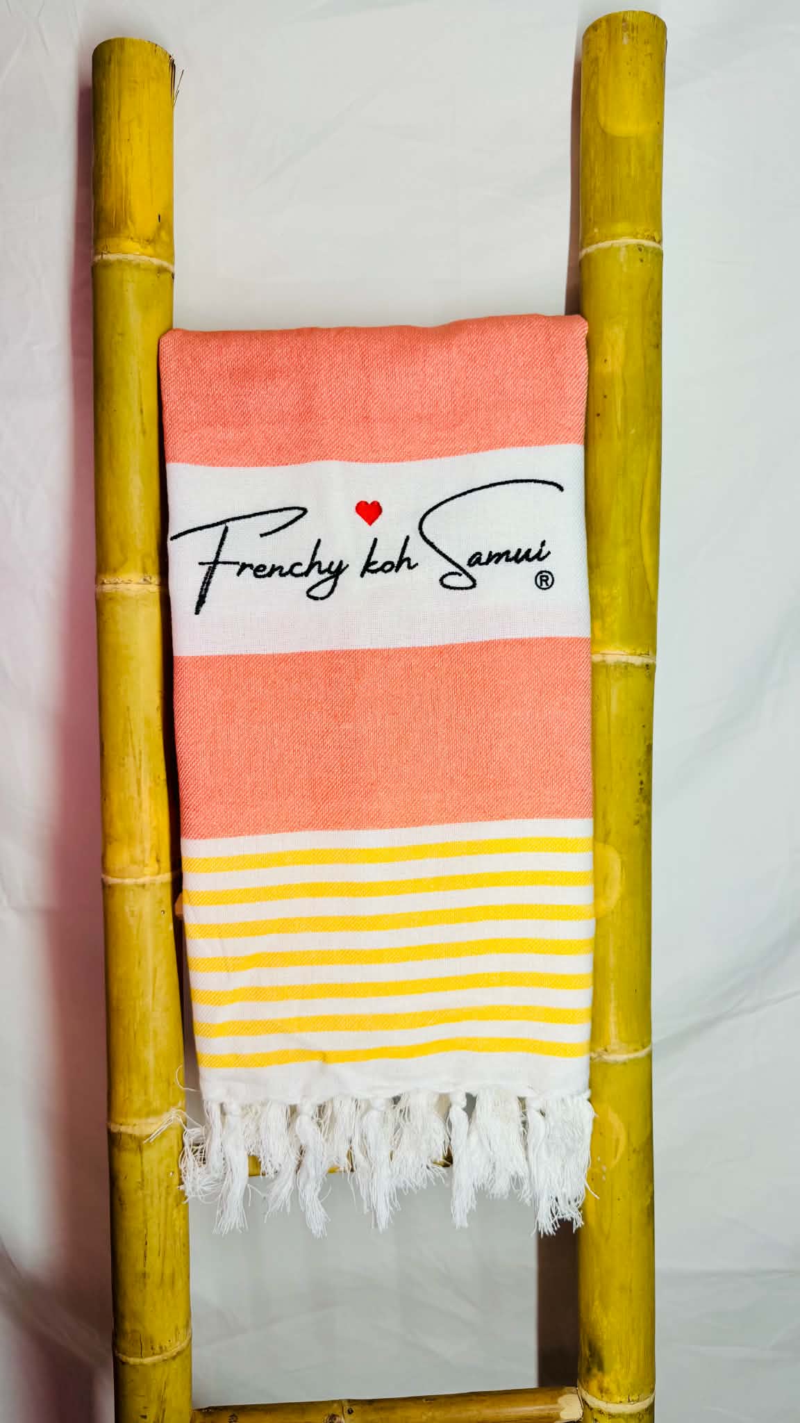 TOWEL FOR THE BEACH & POOL